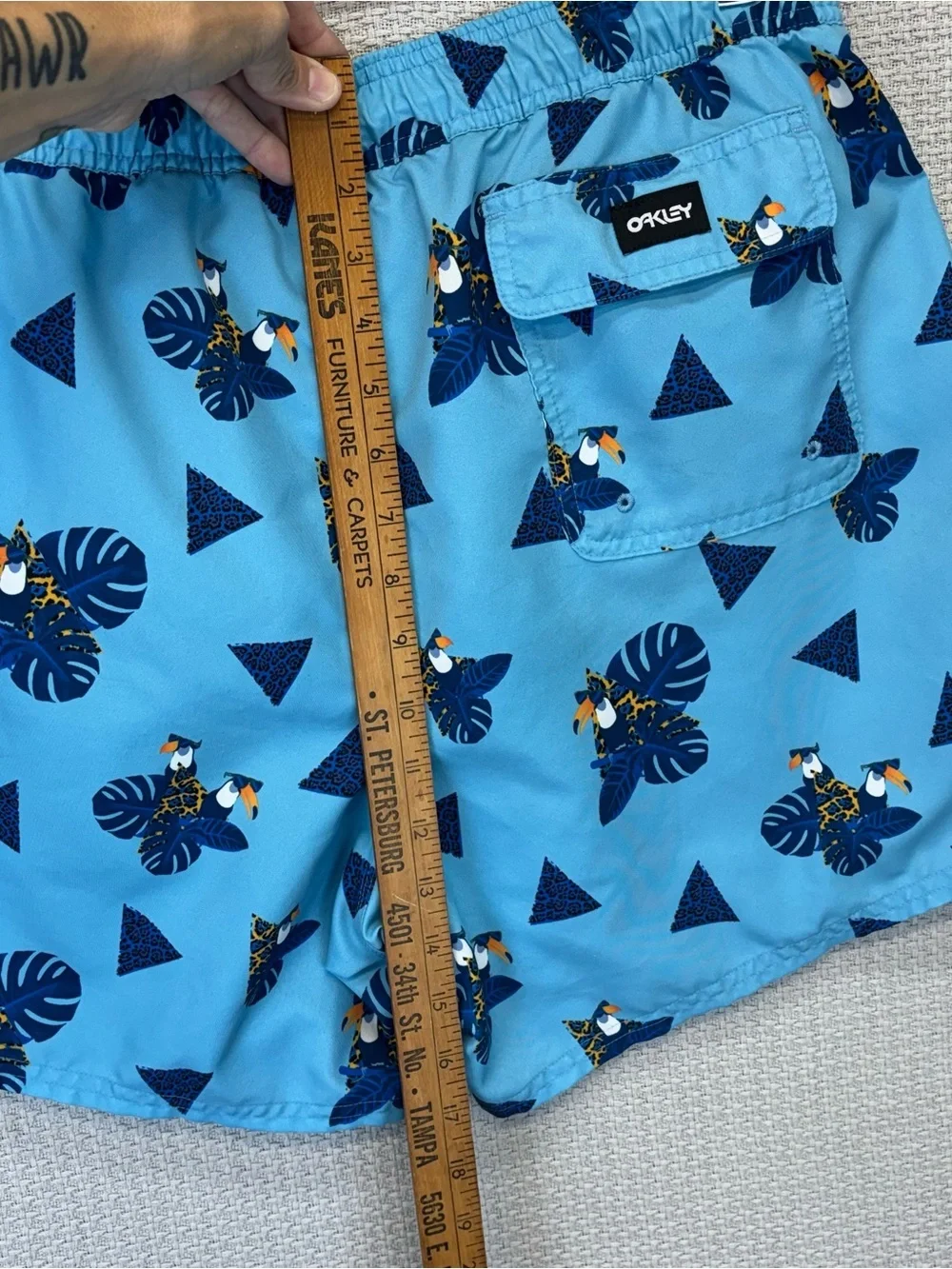 Oakley Men’s Toucan Tropics Beach Bathing Suit Shorts Large Blue Beach Fun EUC